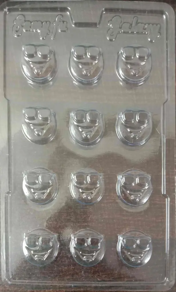 Marvino Plastic Chocolate Mould (Cool Face)